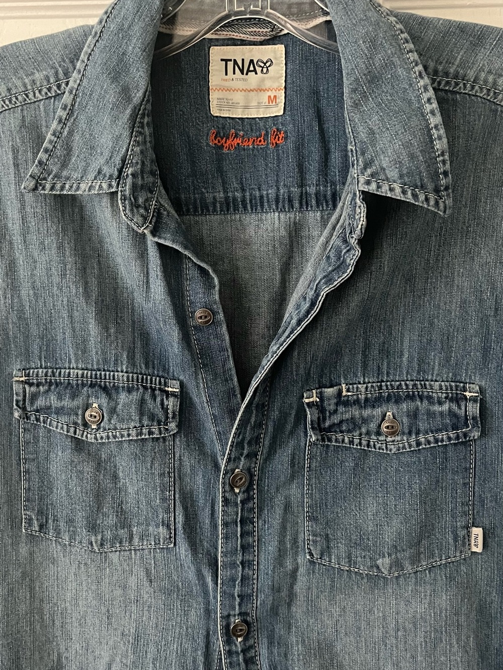 TNA Raw-Edge Sleeveless Denim Button-Up - Classic Blue - Picture 2 of 5